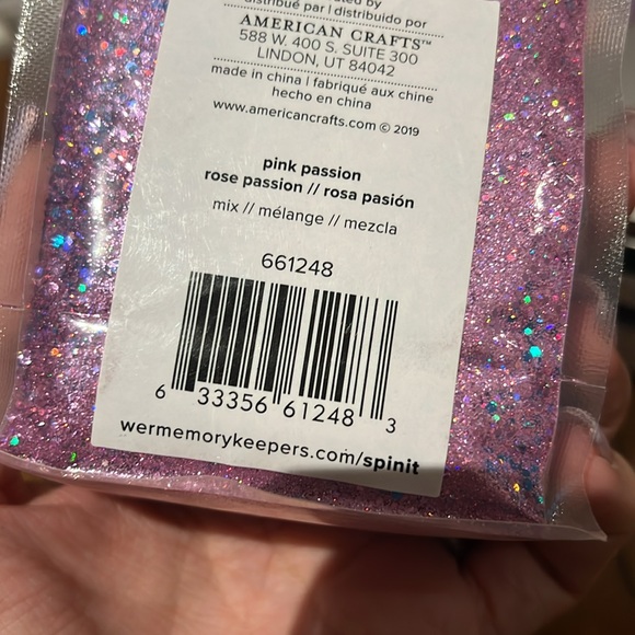 We R Memory Keepers SPIN IT POLYESTER GLITTER 5 NEW 8 used once- 10 oz bags each - Picture 8 of 17